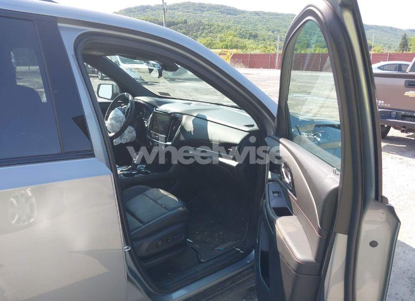 Photo 5 of 2023 Chevrolet Traverse AWD RS (VIN 1GNEVJKW1PJ329543)