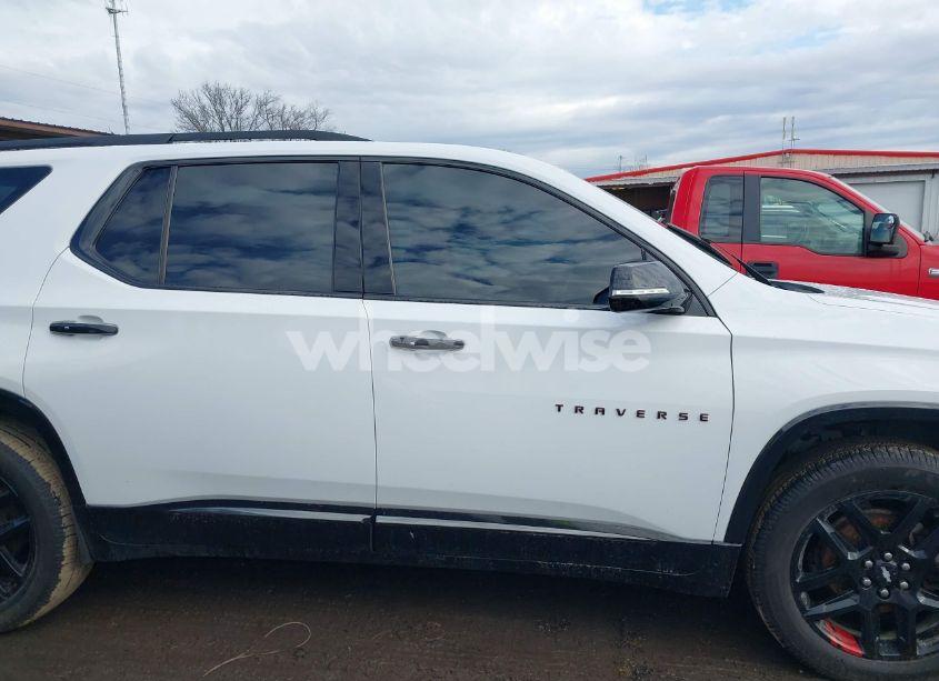 Photo 13 of 2018 Chevrolet Traverse PREMIER (VIN 1GNEVJKW3JJ142005)