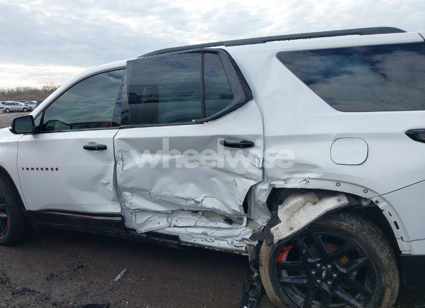 Photo 14 of 2018 Chevrolet Traverse PREMIER (VIN 1GNEVJKW3JJ142005)