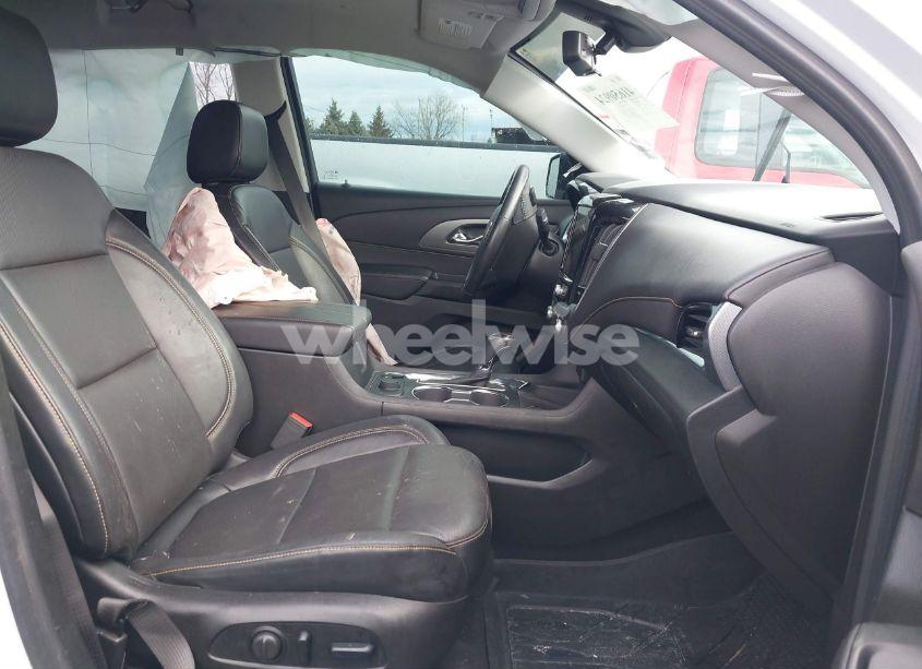 Photo 5 of 2018 Chevrolet Traverse PREMIER (VIN 1GNEVJKW3JJ142005)