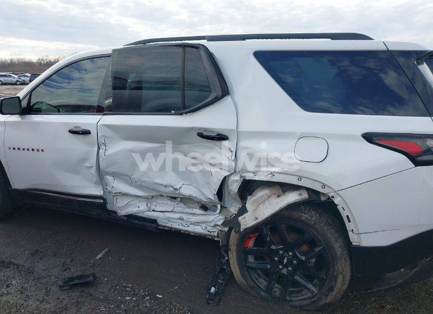 Photo 6 of 2018 Chevrolet Traverse PREMIER (VIN 1GNEVJKW3JJ142005)