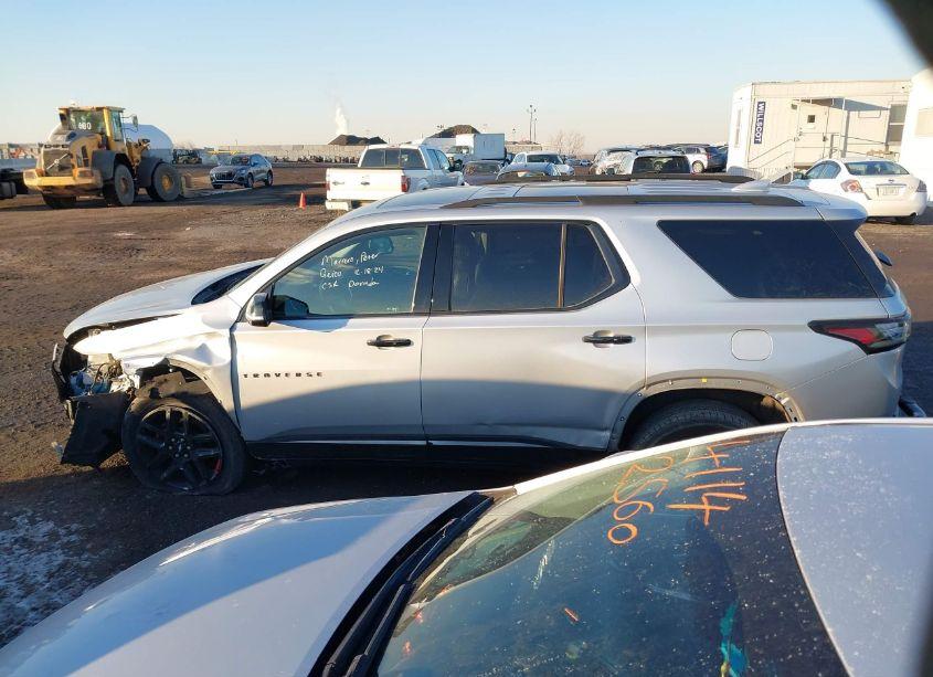 Photo 14 of 2018 Chevrolet Traverse PREMIER (VIN 1GNEVJKW4JJ141347)