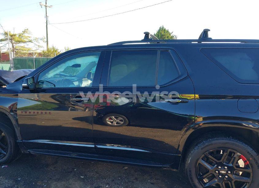 Photo 13 of 2018 Chevrolet Traverse PREMIER (VIN 1GNEVJKW5JJ242526)