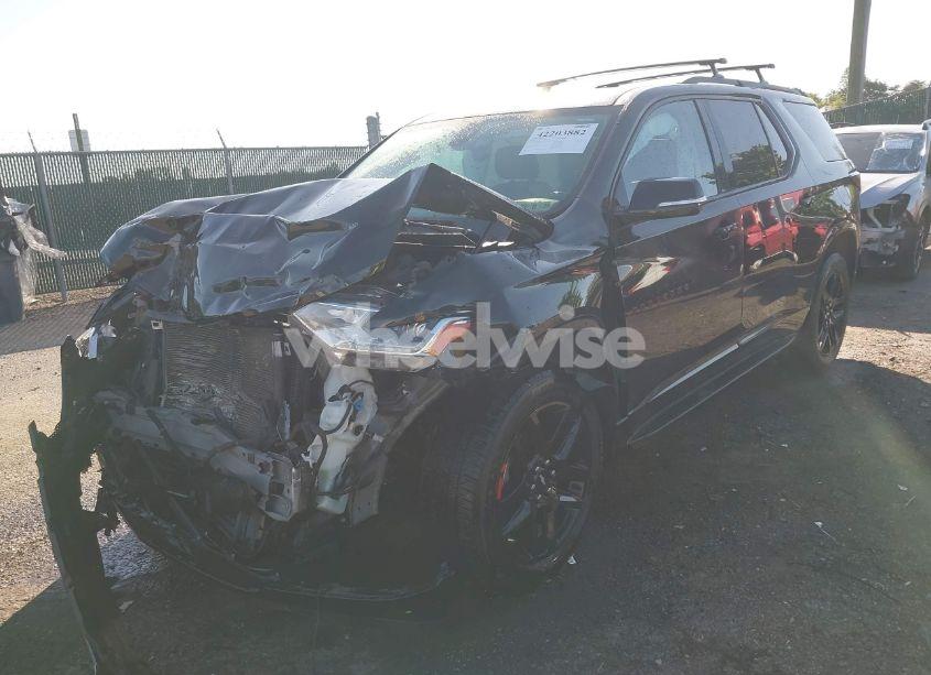 Photo 2 of 2018 Chevrolet Traverse PREMIER (VIN 1GNEVJKW5JJ242526)