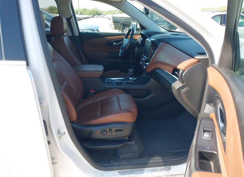 Photo 5 of 2019 Chevrolet Traverse HIGH COUNTRY/RS (VIN 1GNEVJKW5KJ144212)