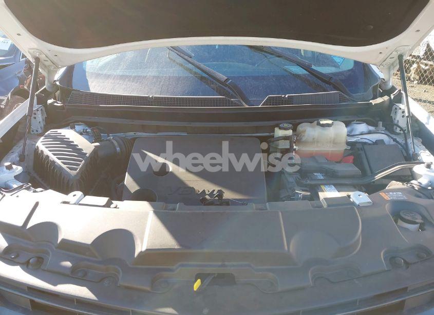 Photo 10 of 2018 Chevrolet Traverse PREMIER (VIN 1GNEVJKW6JJ168310)