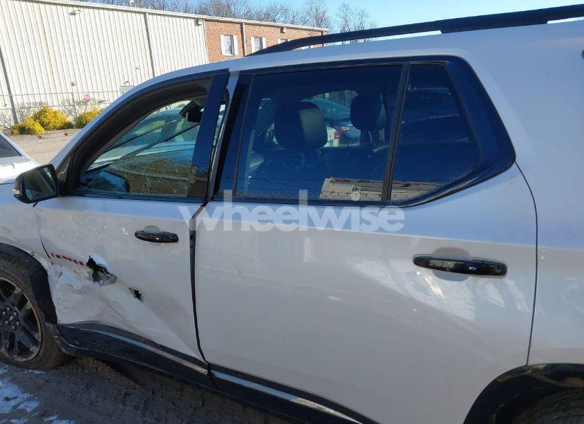 Photo 14 of 2018 Chevrolet Traverse PREMIER (VIN 1GNEVJKW6JJ168310)