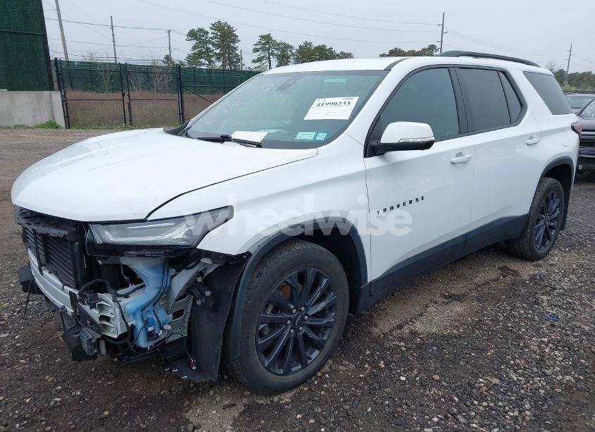 Photo 2 of 2022 Chevrolet Traverse AWD RS (VIN 1GNEVJKW6NJ111191)