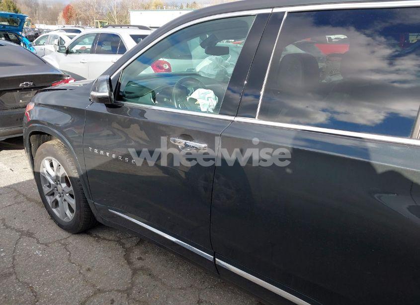 Photo 18 of 2018 Chevrolet Traverse PREMIER (VIN 1GNEVJKW7JJ103059)