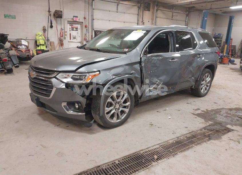 Photo 2 of 2018 Chevrolet Traverse PREMIER (VIN 1GNEVJKW7JJ243726)