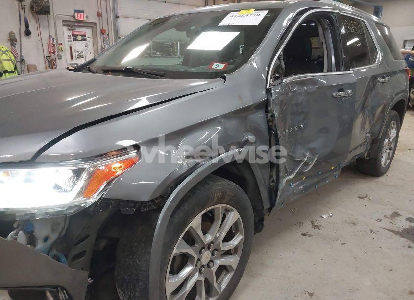 Photo 6 of 2018 Chevrolet Traverse PREMIER (VIN 1GNEVJKW7JJ243726)