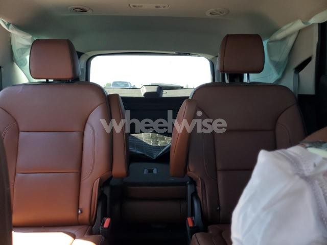 Photo 4 of 2019 CHEVROLET TRAVERSE HIGH COUNTRY (VIN 1GNEVJKW7KJ111518)