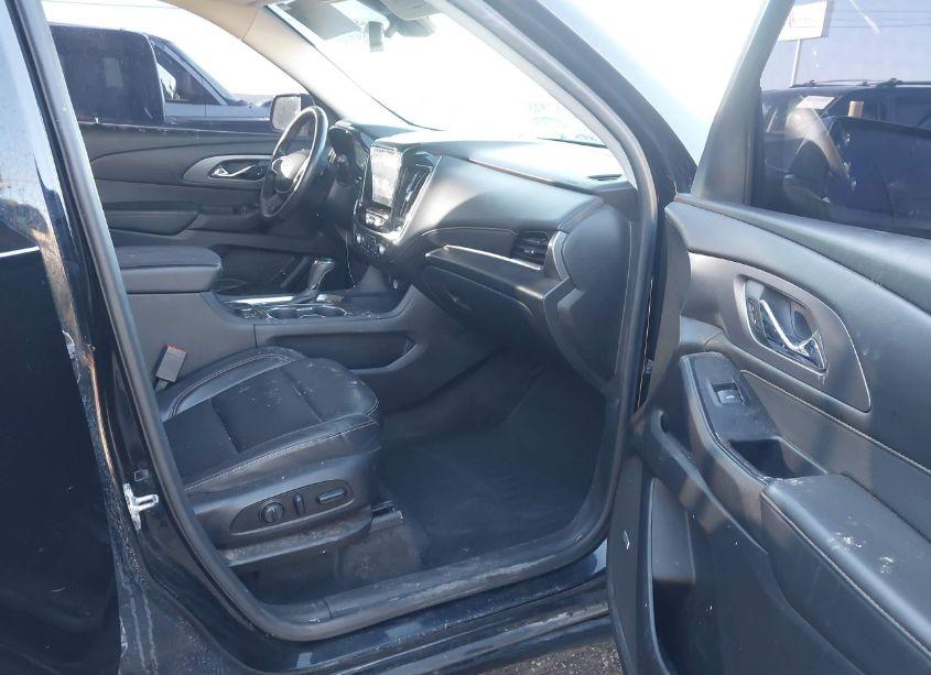 Photo 5 of 2018 Chevrolet Traverse PREMIER (VIN 1GNEVJKW8JJ199445)