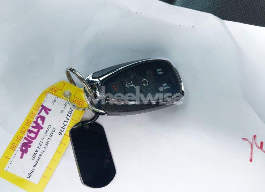 Photo 11 of 2018 Chevrolet Traverse PREMIER (VIN 1GNEVJKW8JJ208080)