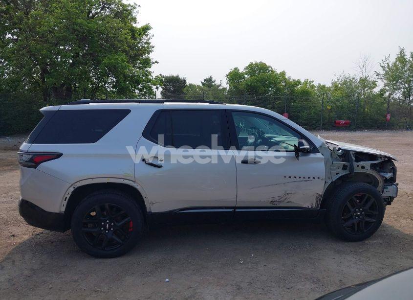 Photo 14 of 2018 Chevrolet Traverse PREMIER (VIN 1GNEVJKW8JJ208080)