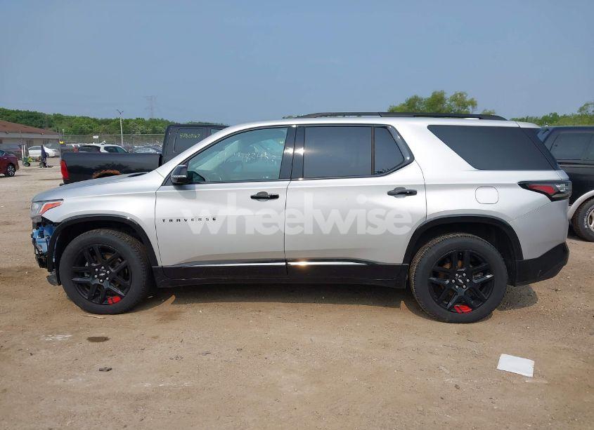 Photo 15 of 2018 Chevrolet Traverse PREMIER (VIN 1GNEVJKW8JJ208080)