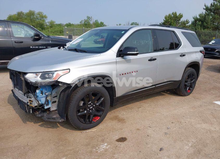 Photo 2 of 2018 Chevrolet Traverse PREMIER (VIN 1GNEVJKW8JJ208080)