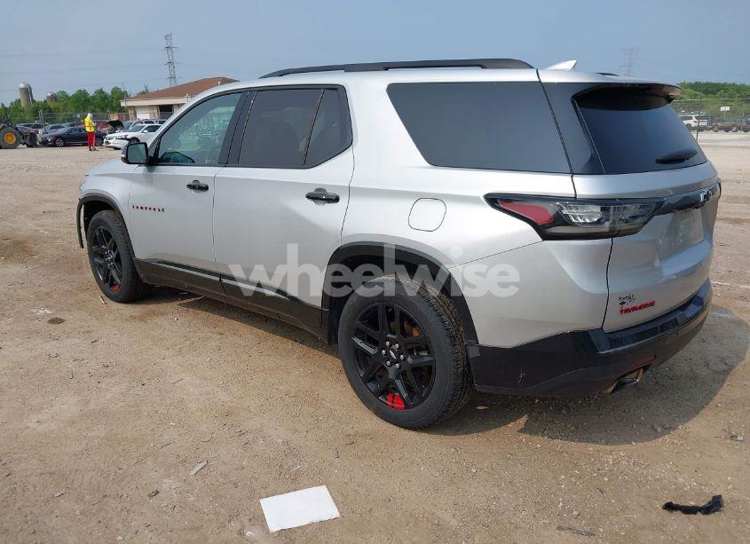 Photo 3 of 2018 Chevrolet Traverse PREMIER (VIN 1GNEVJKW8JJ208080)