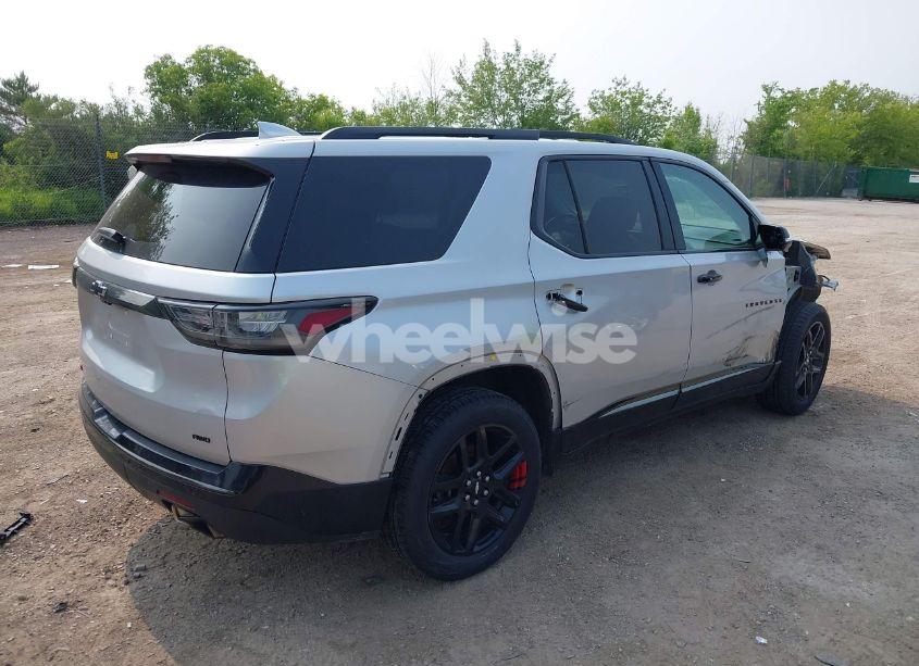 Photo 4 of 2018 Chevrolet Traverse PREMIER (VIN 1GNEVJKW8JJ208080)