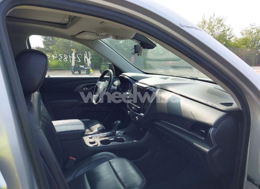 Photo 5 of 2018 Chevrolet Traverse PREMIER (VIN 1GNEVJKW8JJ208080)