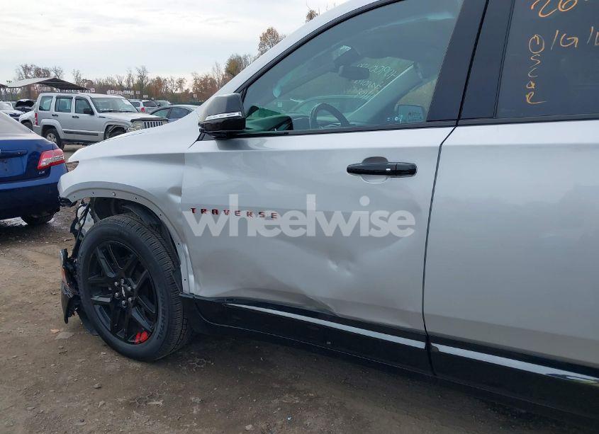 Photo 18 of 2018 Chevrolet Traverse PREMIER (VIN 1GNEVJKW9JJ249253)