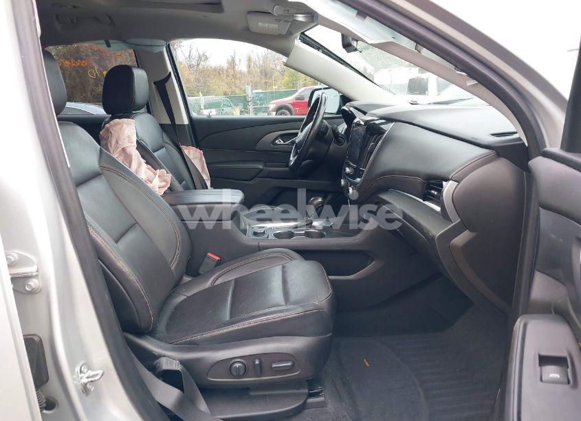 Photo 5 of 2018 Chevrolet Traverse PREMIER (VIN 1GNEVJKW9JJ249253)