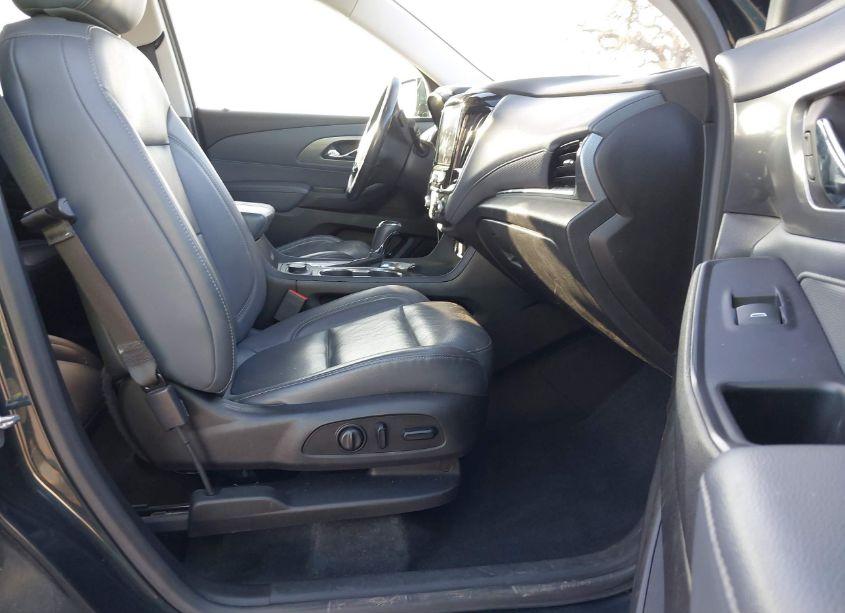 Photo 5 of 2018 Chevrolet Traverse PREMIER (VIN 1GNEVJKWXJJ183439)