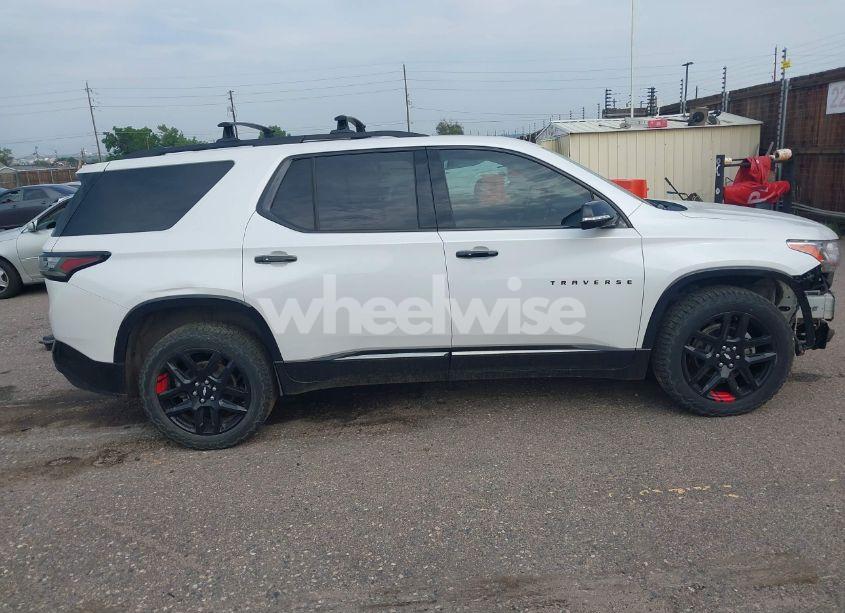 Photo 14 of 2018 Chevrolet Traverse PREMIER (VIN 1GNEVJKWXJJ273710)