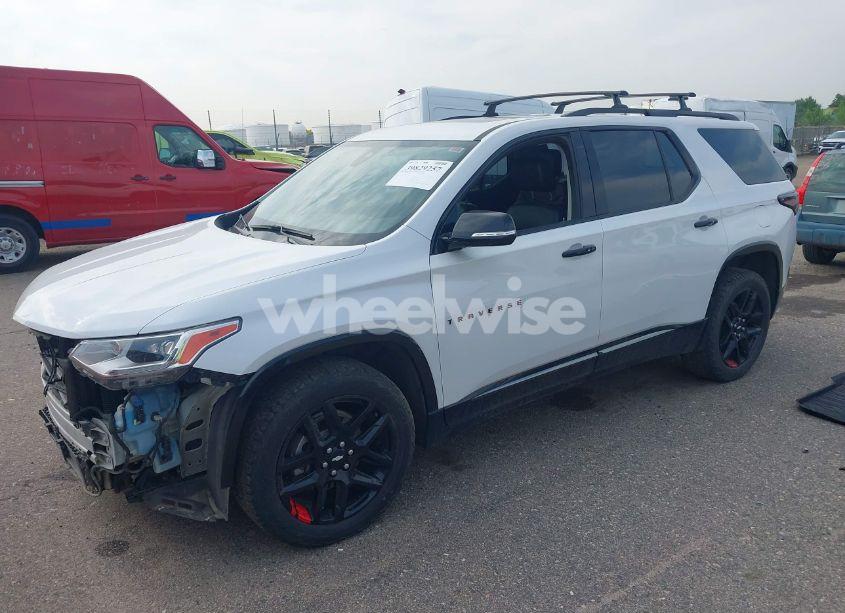 Photo 2 of 2018 Chevrolet Traverse PREMIER (VIN 1GNEVJKWXJJ273710)