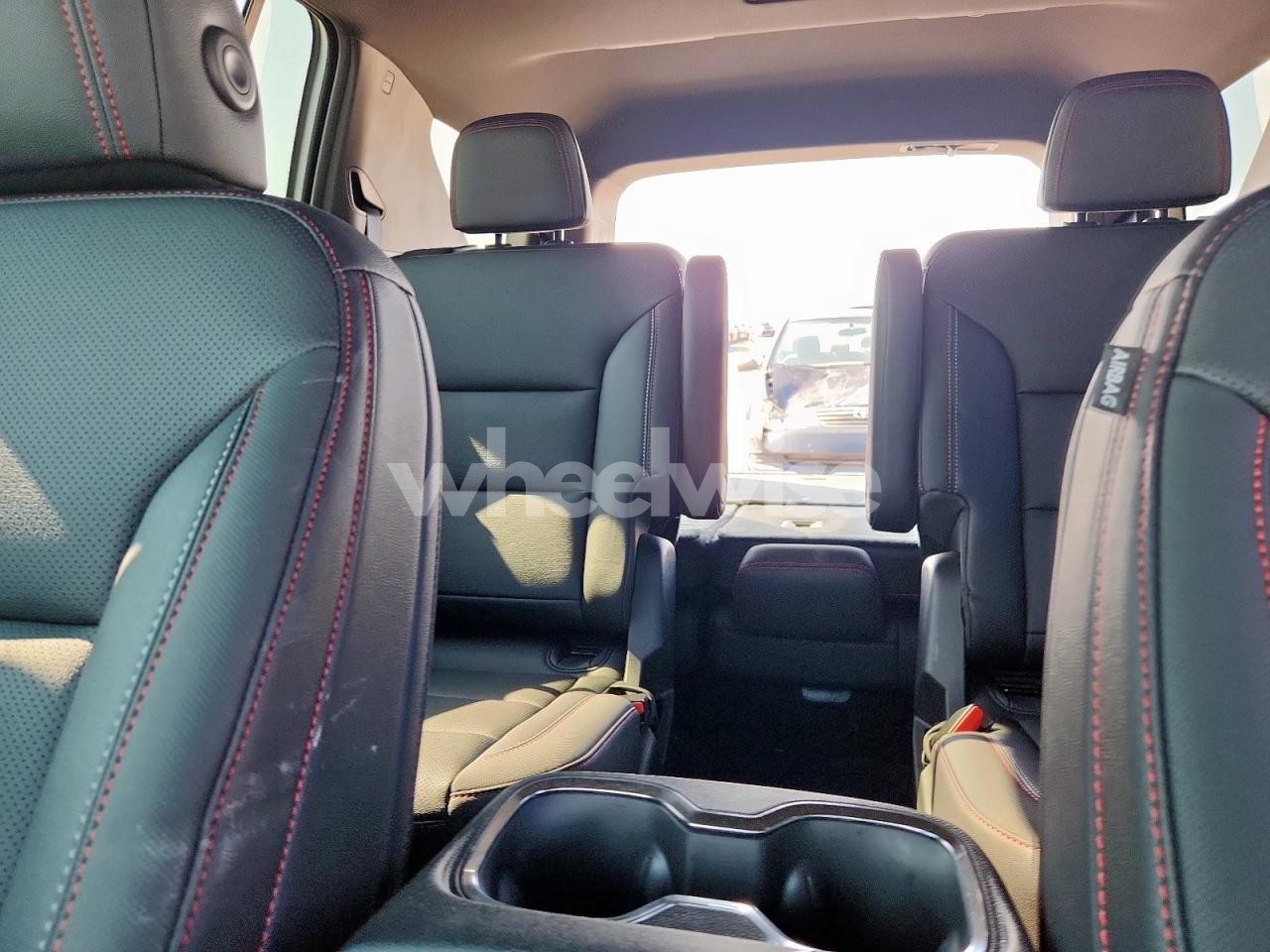 Photo 10 of 2025 CHEVROLET TRAVERSE Z71 (VIN 1GNEVJRS2SJ208306)