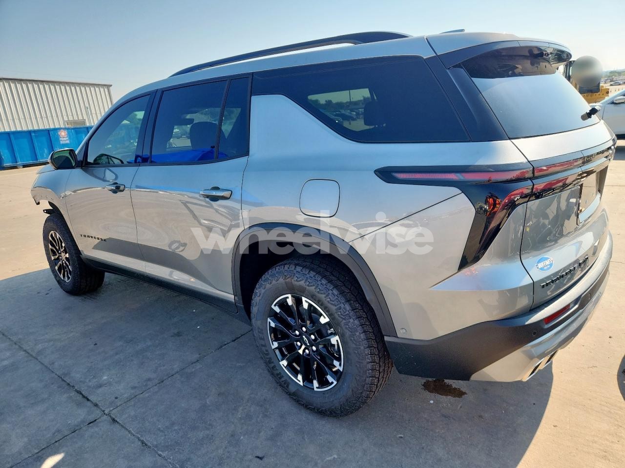 Photo 2 of 2025 CHEVROLET TRAVERSE Z71 (VIN 1GNEVJRS2SJ208306)