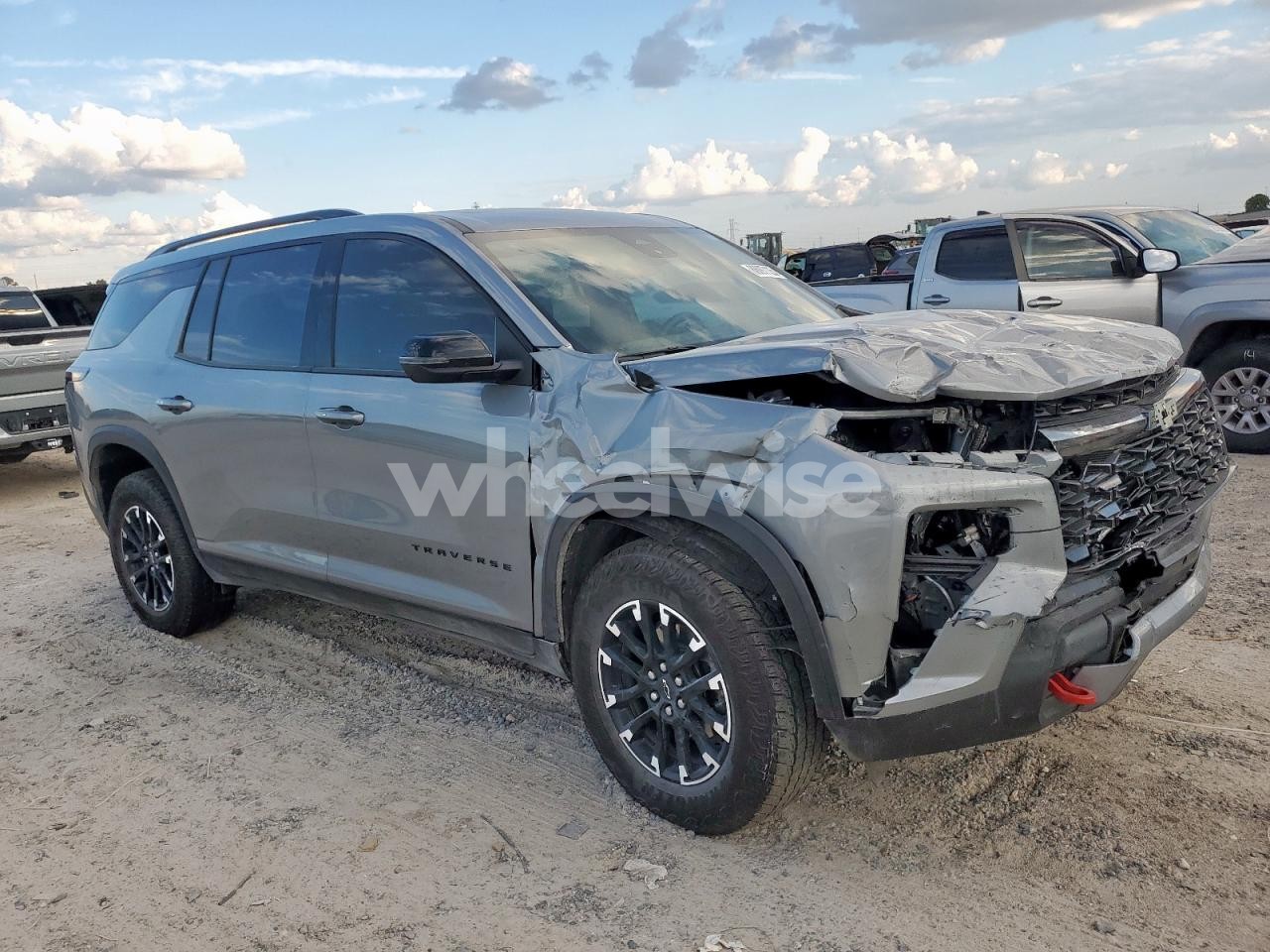 Photo 4 of 2025 CHEVROLET TRAVERSE Z71 (VIN 1GNEVJRS3SJ136869)