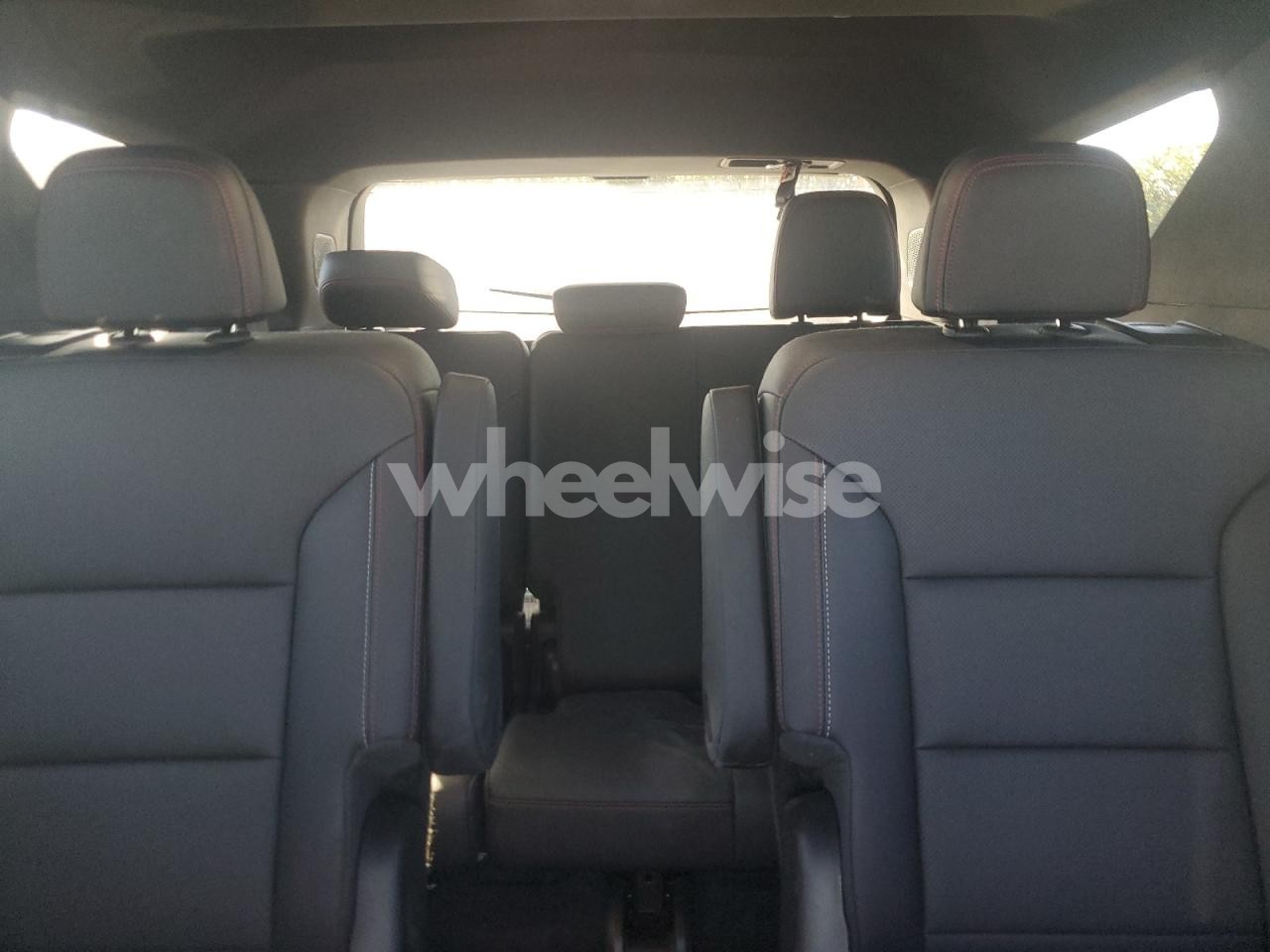 Photo 10 of 2025 CHEVROLET TRAVERSE Z71 (VIN 1GNEVJRS7SJ141282)