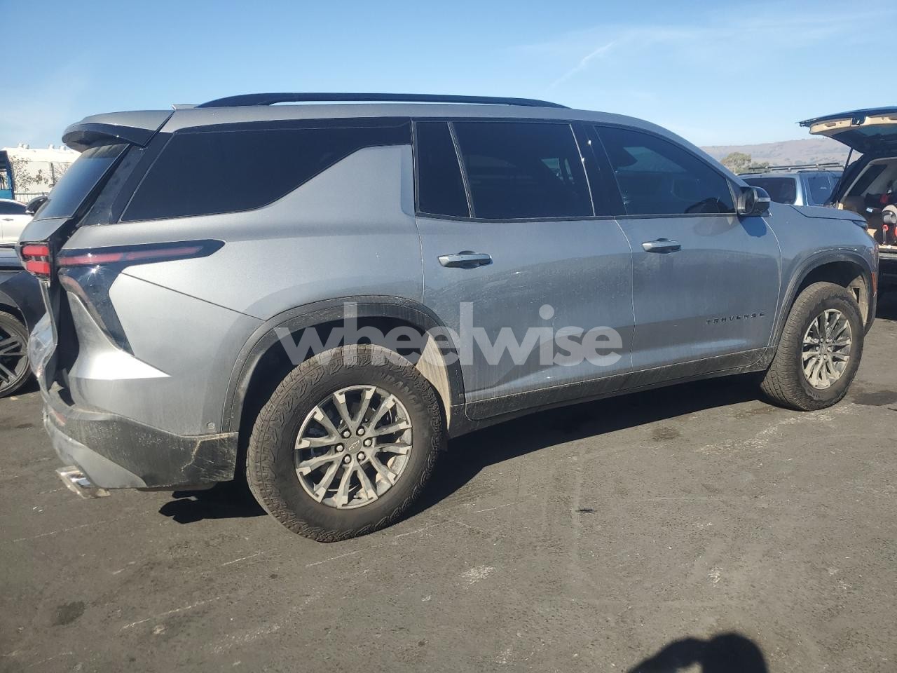 Photo 3 of 2025 CHEVROLET TRAVERSE Z71 (VIN 1GNEVJRS7SJ141282)