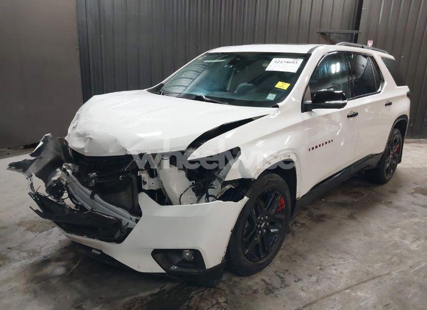 Photo 2 of 2021 Chevrolet Traverse AWD PREMIER (VIN 1GNEVKKW1MJ136097)