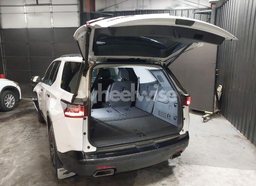 Photo 3 of 2021 Chevrolet Traverse AWD PREMIER (VIN 1GNEVKKW1MJ136097)