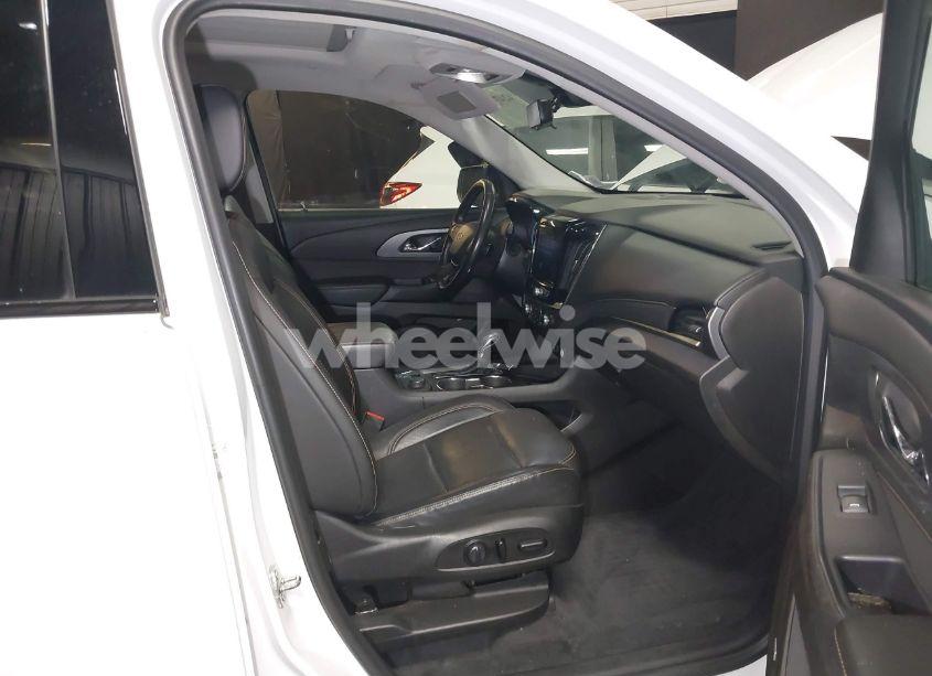 Photo 5 of 2021 Chevrolet Traverse AWD PREMIER (VIN 1GNEVKKW1MJ136097)