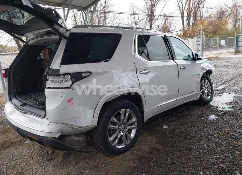 Photo 4 of 2018 Chevrolet Traverse HIGH COUNTRY (VIN 1GNEVKKW2JJ285663)