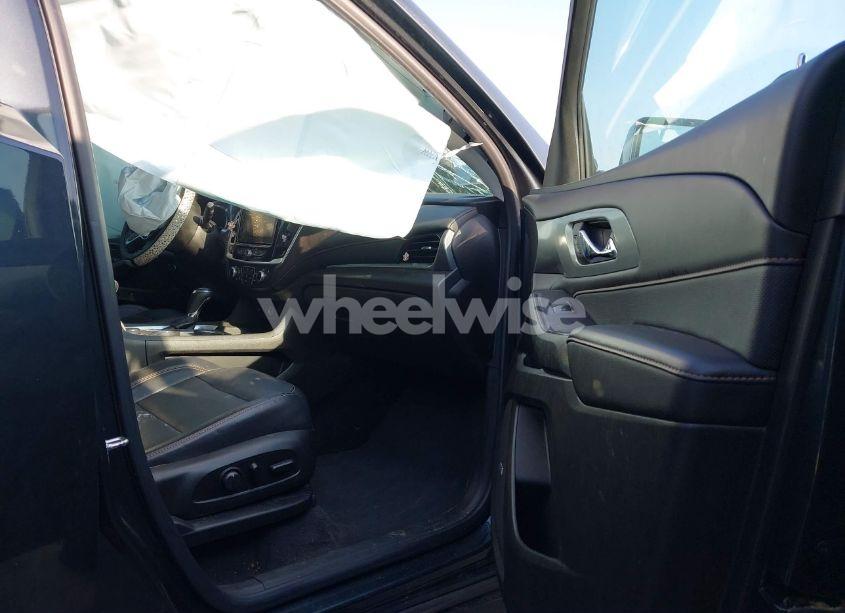 Photo 5 of 2019 Chevrolet Traverse PREMIER (VIN 1GNEVKKW3KJ200976)