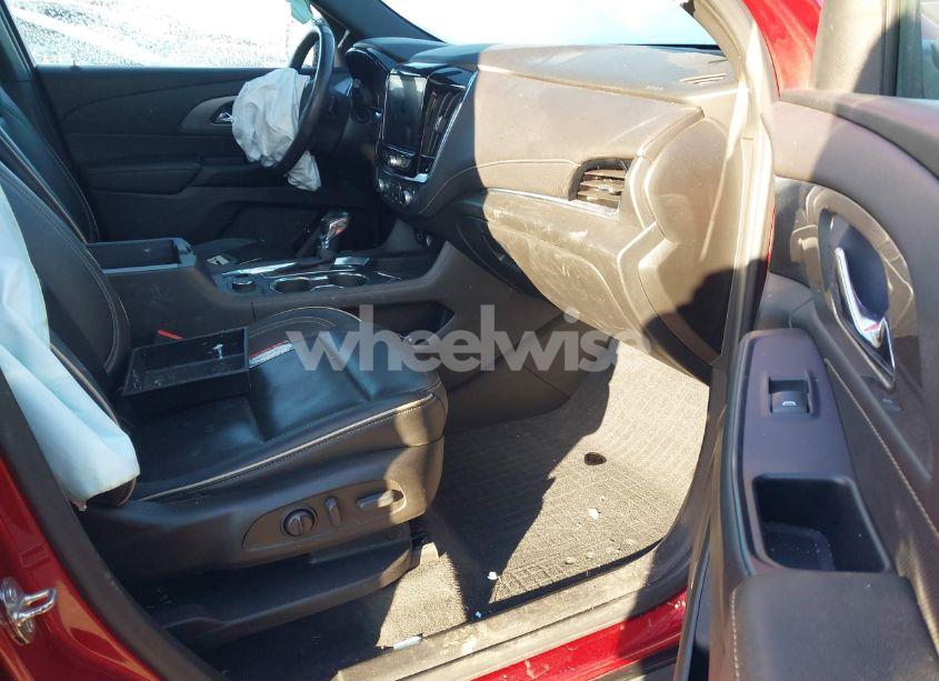 Photo 5 of 2022 Chevrolet Traverse AWD PREMIER (VIN 1GNEVKKW3NJ162542)