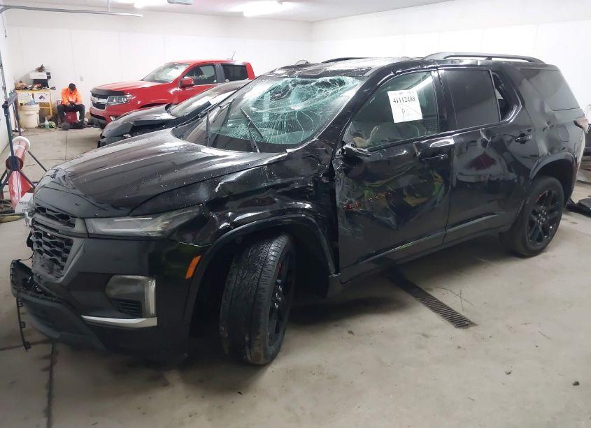 Photo 2 of 2022 Chevrolet Traverse AWD PREMIER (VIN 1GNEVKKW3NJ179311)