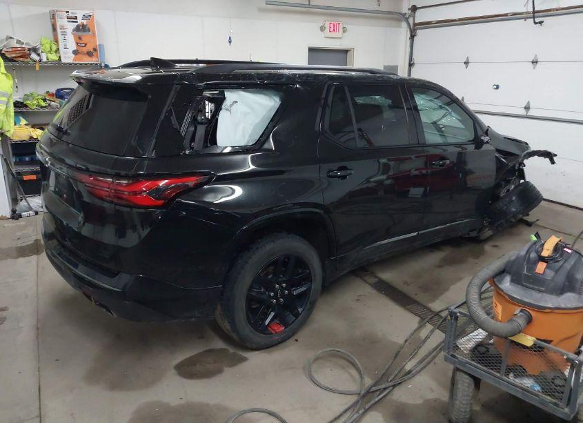 Photo 4 of 2022 Chevrolet Traverse AWD PREMIER (VIN 1GNEVKKW3NJ179311)