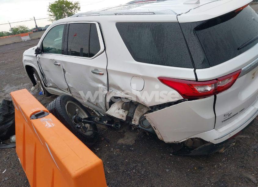 Photo 3 of 2018 Chevrolet Traverse HIGH COUNTRY (VIN 1GNEVKKW4JJ133786)