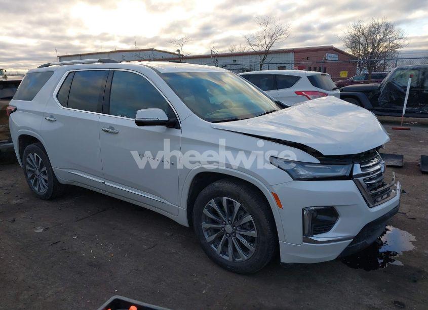 2023 Chevrolet Traverse AWD PREMIER (VIN 1GNEVKKW4PJ122120) main photo