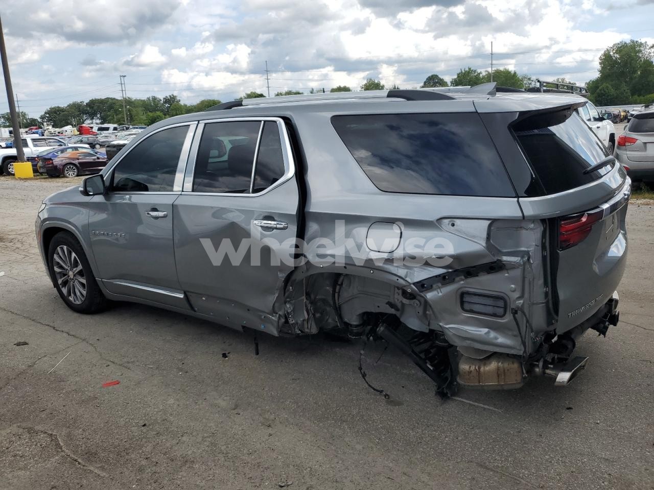 Photo 2 of 2023 CHEVROLET TRAVERSE PREMIER (VIN 1GNEVKKW4PJ294132)
