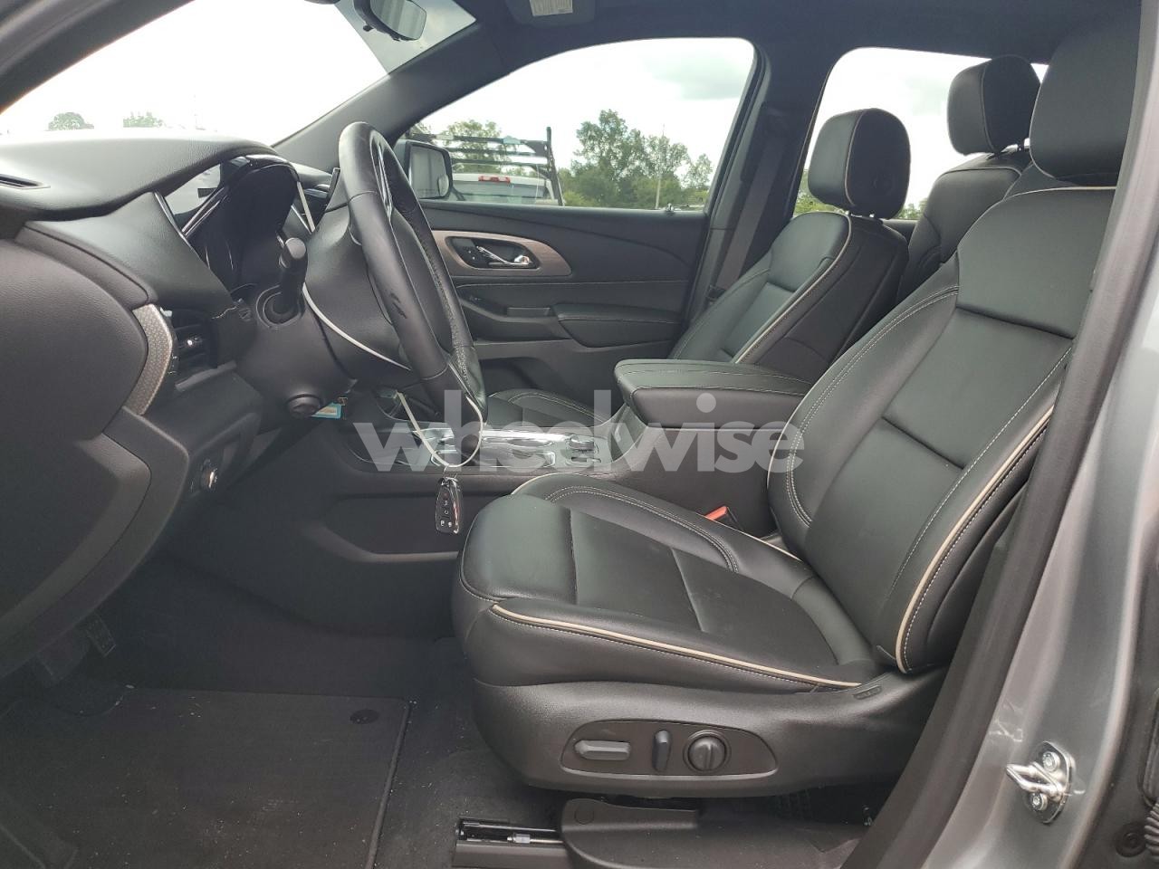 Photo 7 of 2023 CHEVROLET TRAVERSE PREMIER (VIN 1GNEVKKW4PJ294132)