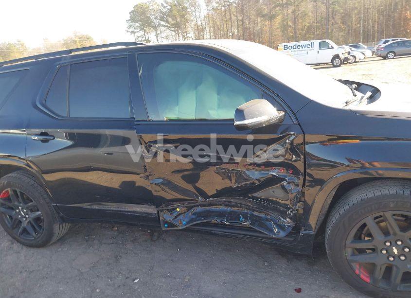 Photo 13 of 2019 Chevrolet Traverse PREMIER (VIN 1GNEVKKW6KJ260315)