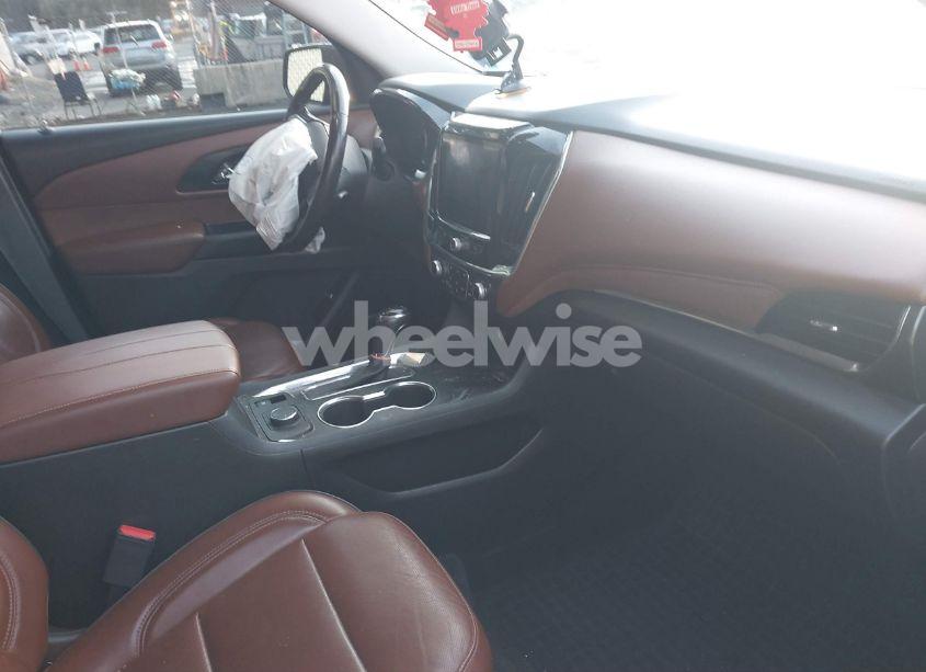 Photo 5 of 2018 Chevrolet Traverse HIGH COUNTRY (VIN 1GNEVKKW8JJ218663)