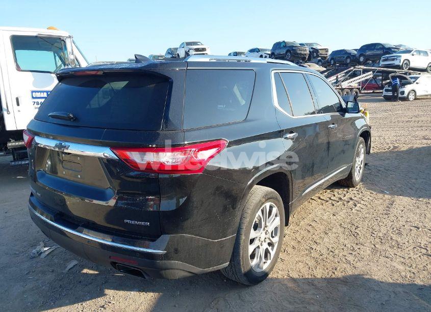 Photo 4 of 2021 Chevrolet Traverse AWD PREMIER (VIN 1GNEVKKW8MJ227805)