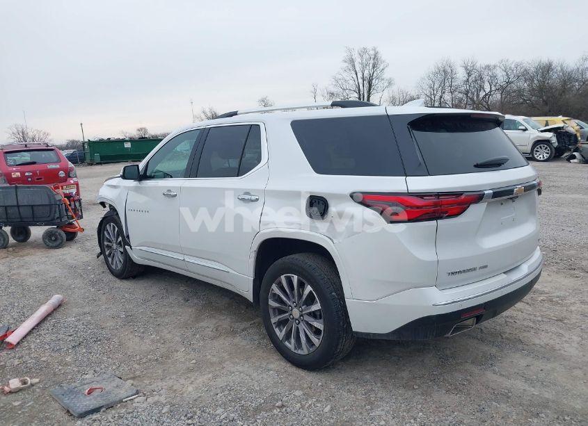 Photo 3 of 2022 Chevrolet Traverse AWD PREMIER (VIN 1GNEVKKW8NJ177182)